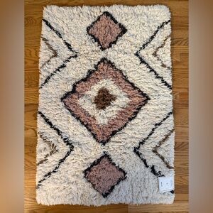 NWT Bath Mat - cream, pink